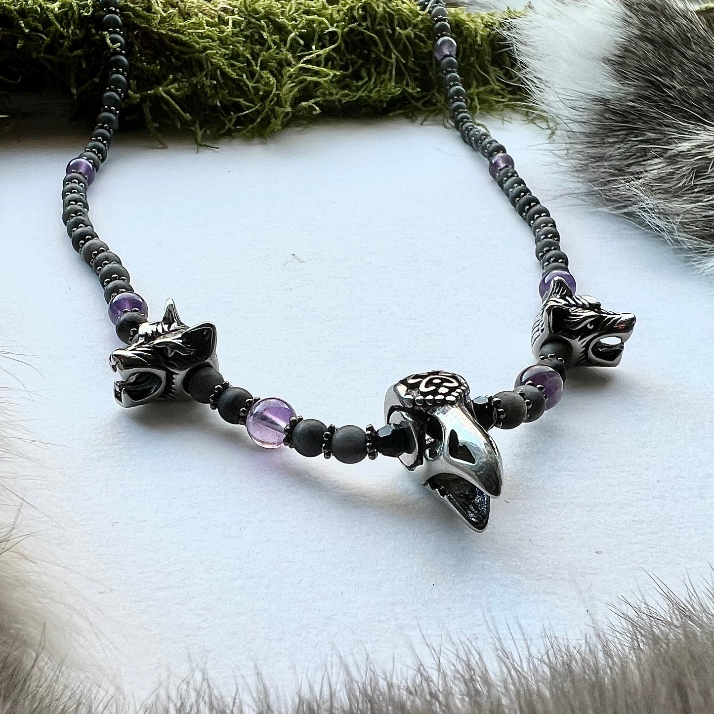 Necklace with labradorite and amethyst with raven head and wolves in stainless steel