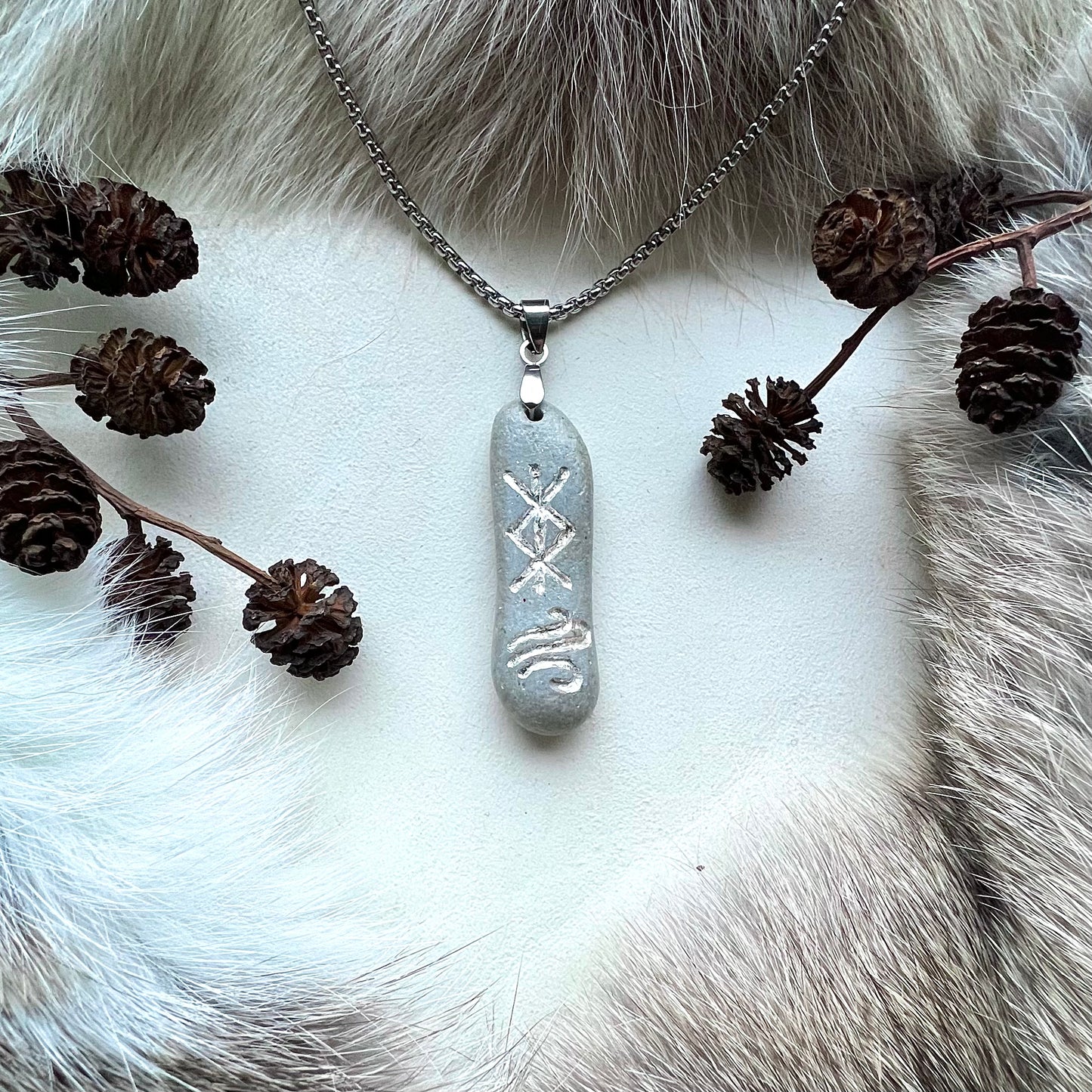 Necklace with binding rune for protection in genuine silver