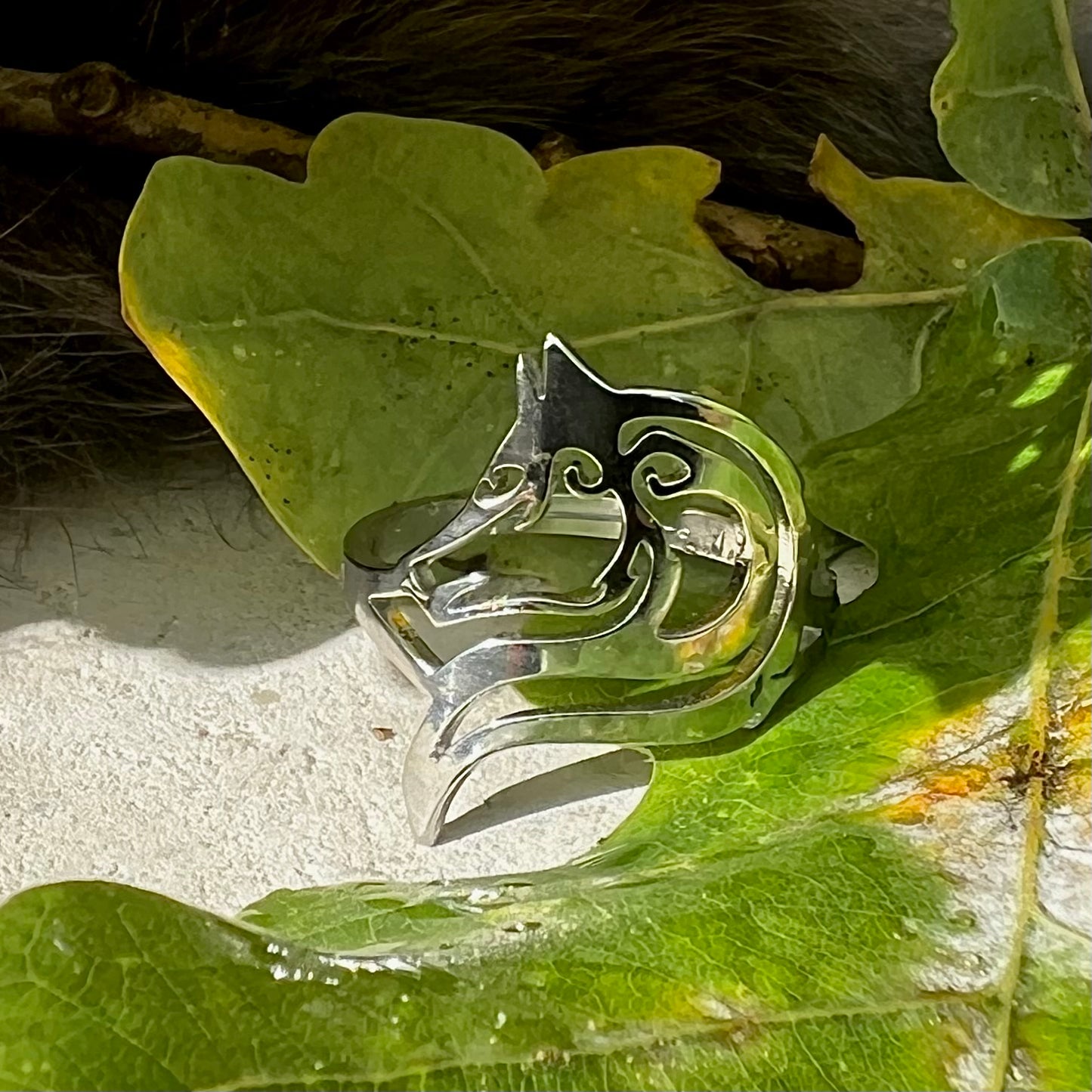 Adjustable stainless steel ring with wolf head