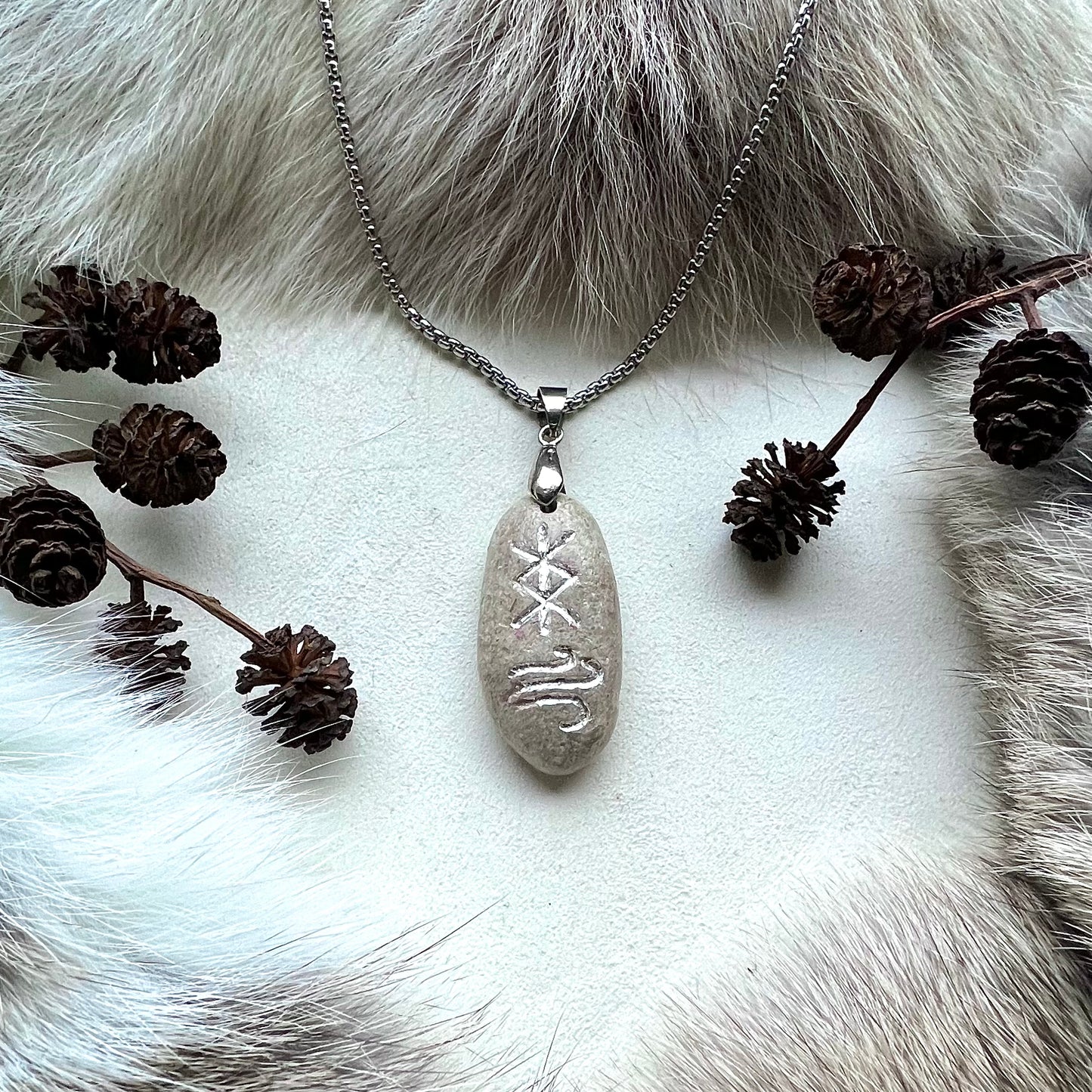 Necklace with binding rune for protection in genuine silver