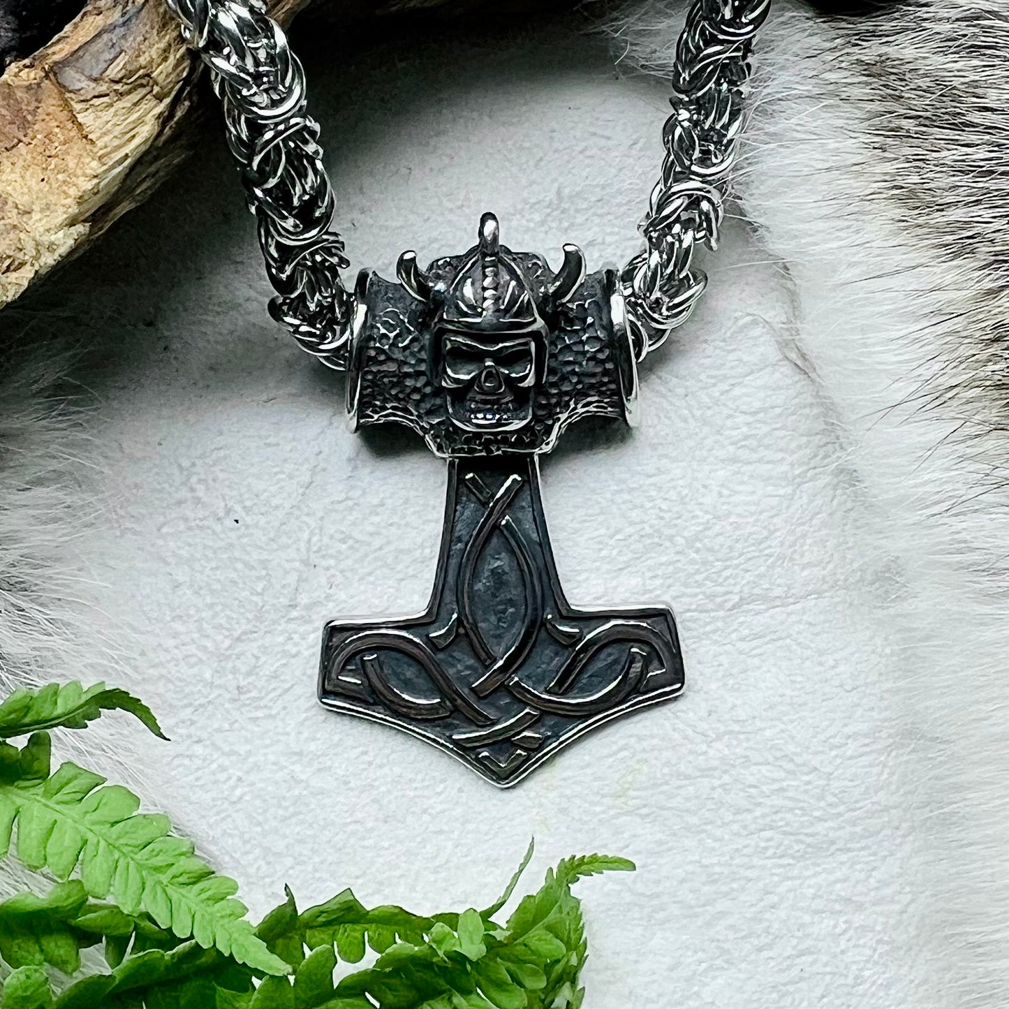 Necklace - Large Thor’s hammer on strong imperial link, 8mm