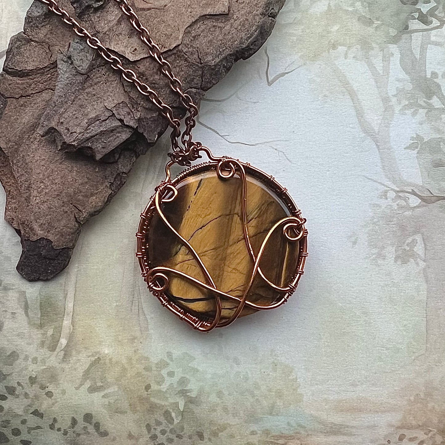 Necklace with tiger's eye and copper wire