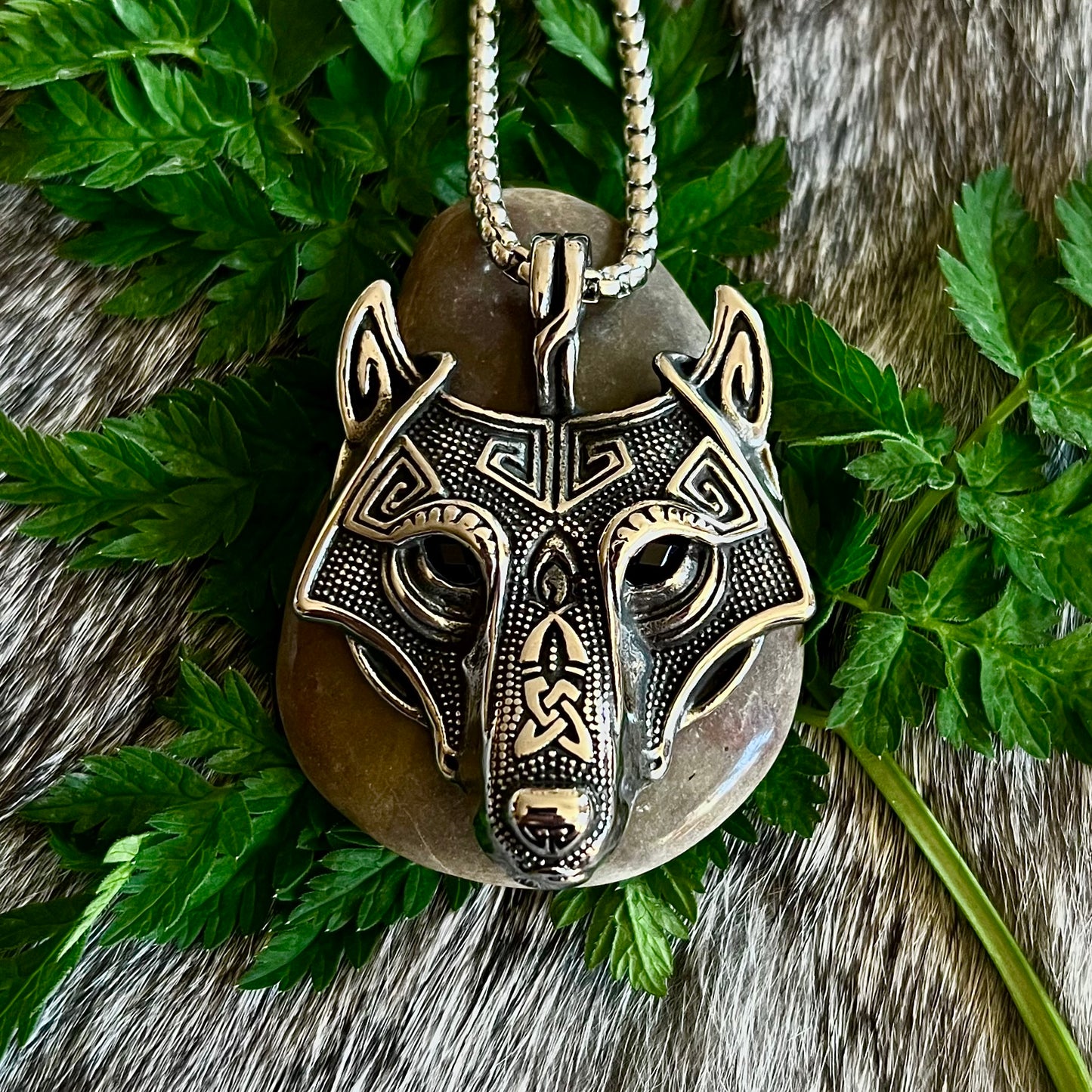 Fenris Wolf Necklace in stainless steel. Black eyes