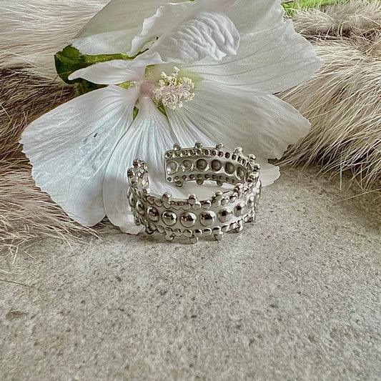 Adjustable stainless steel ring
