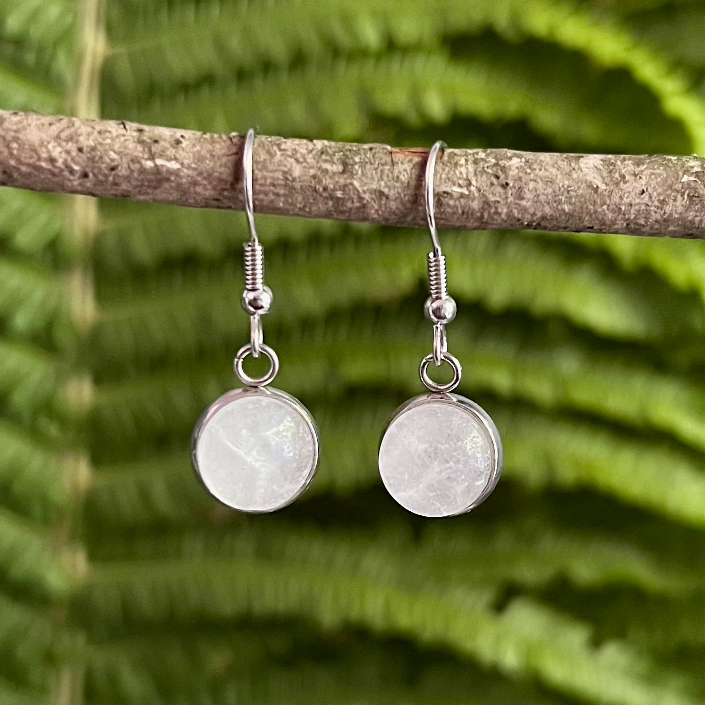 Earrings in steel with rock crystal