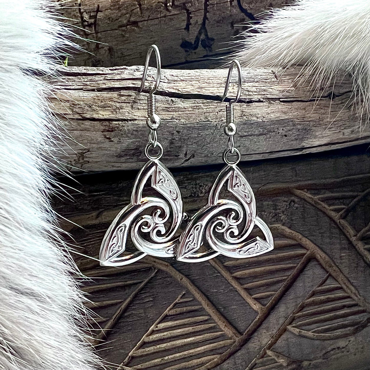 Örhängen med Triskelion och Triquetra i rostfritt stål