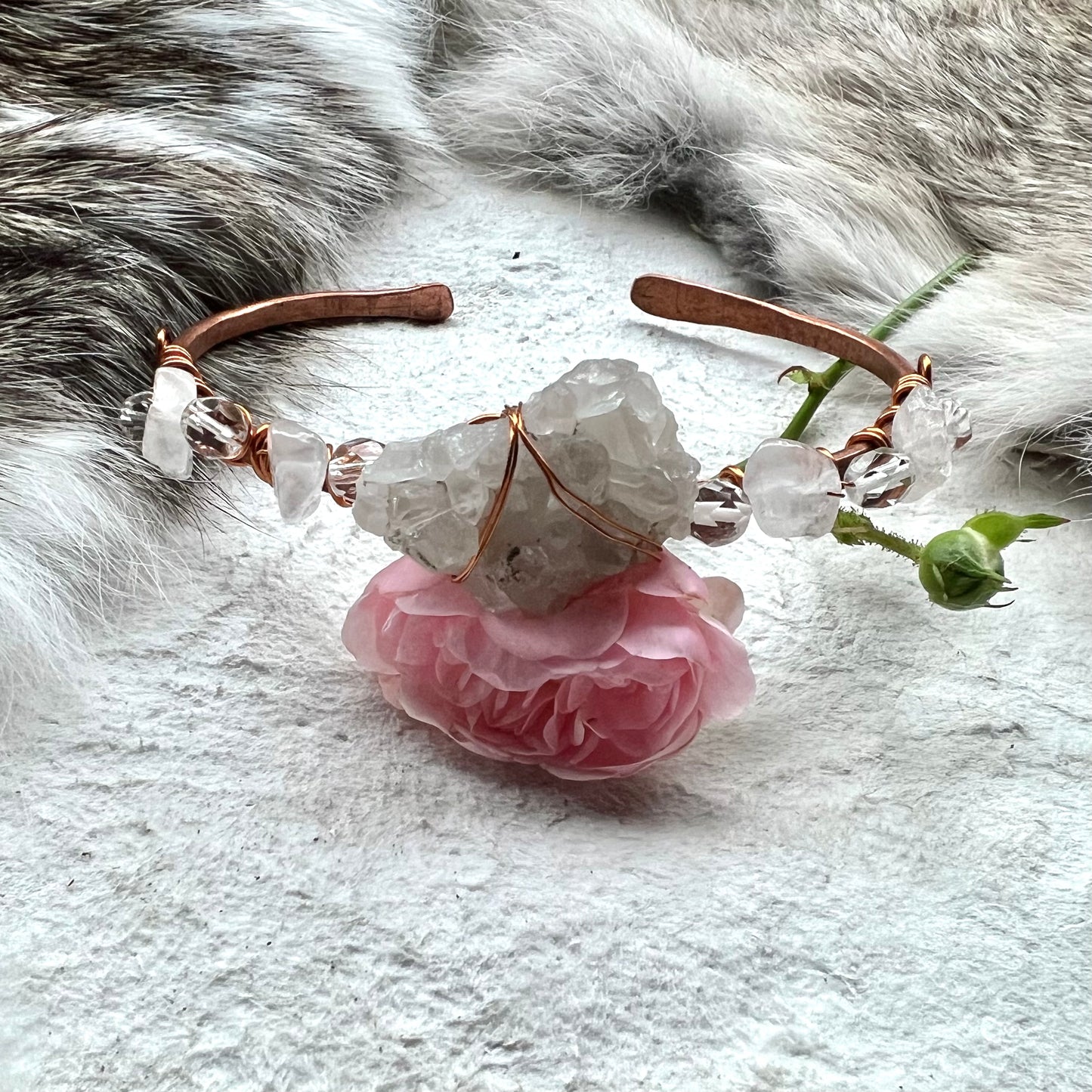 Cuff bracelet with clusters of rock crystal with copper wire