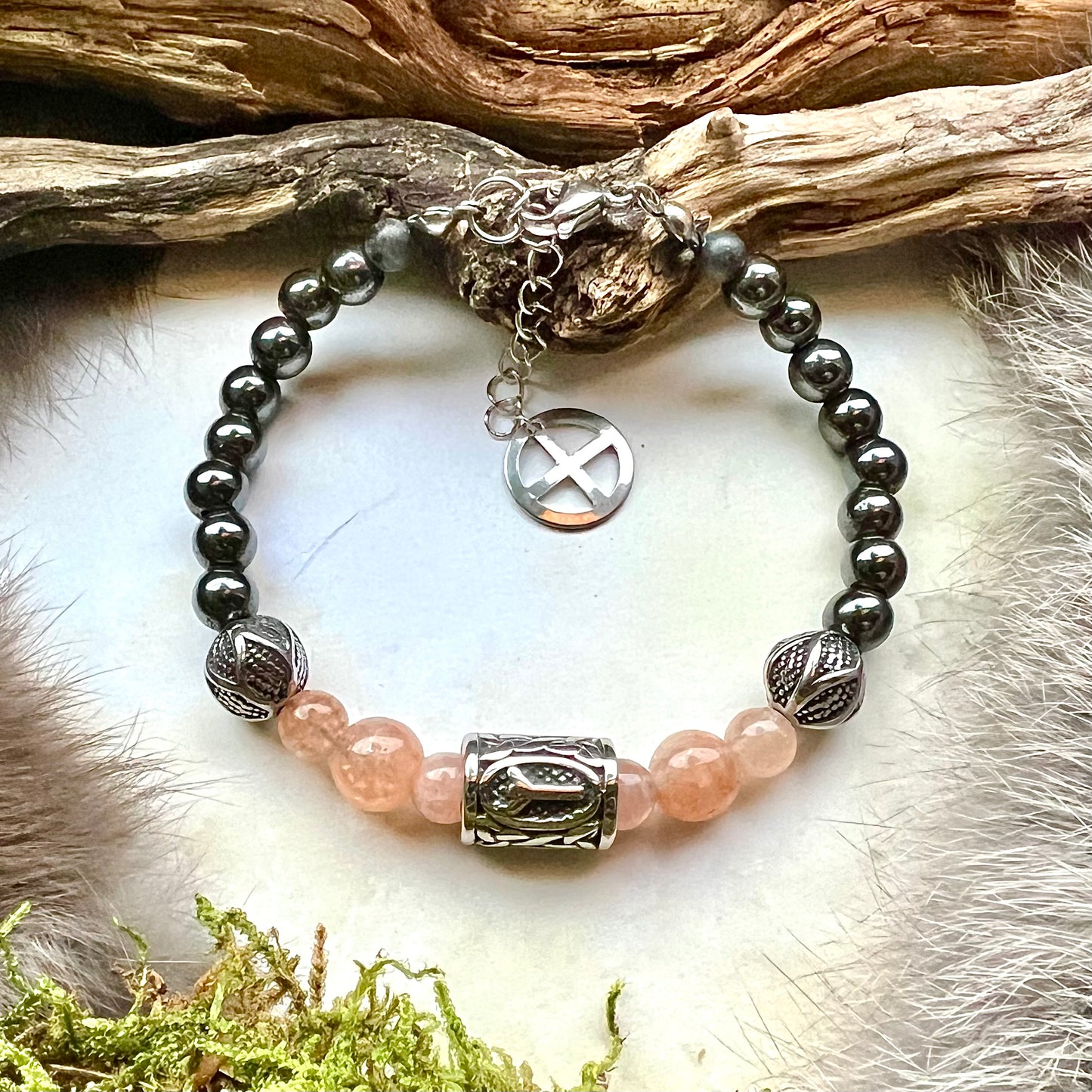 Armband med hematit, solsten och skyddsruna