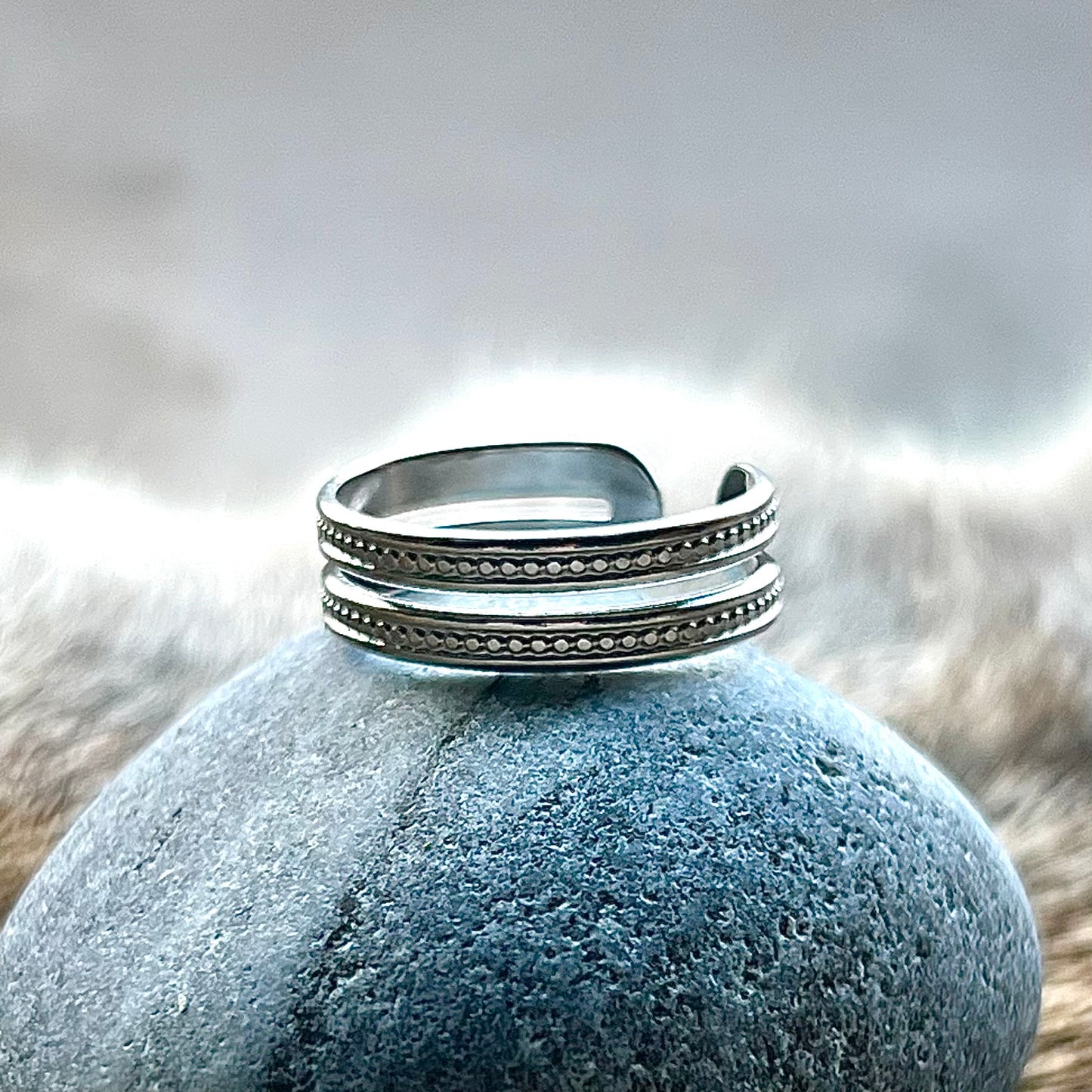 Vikingasmycke öppen ring med dubbelt band