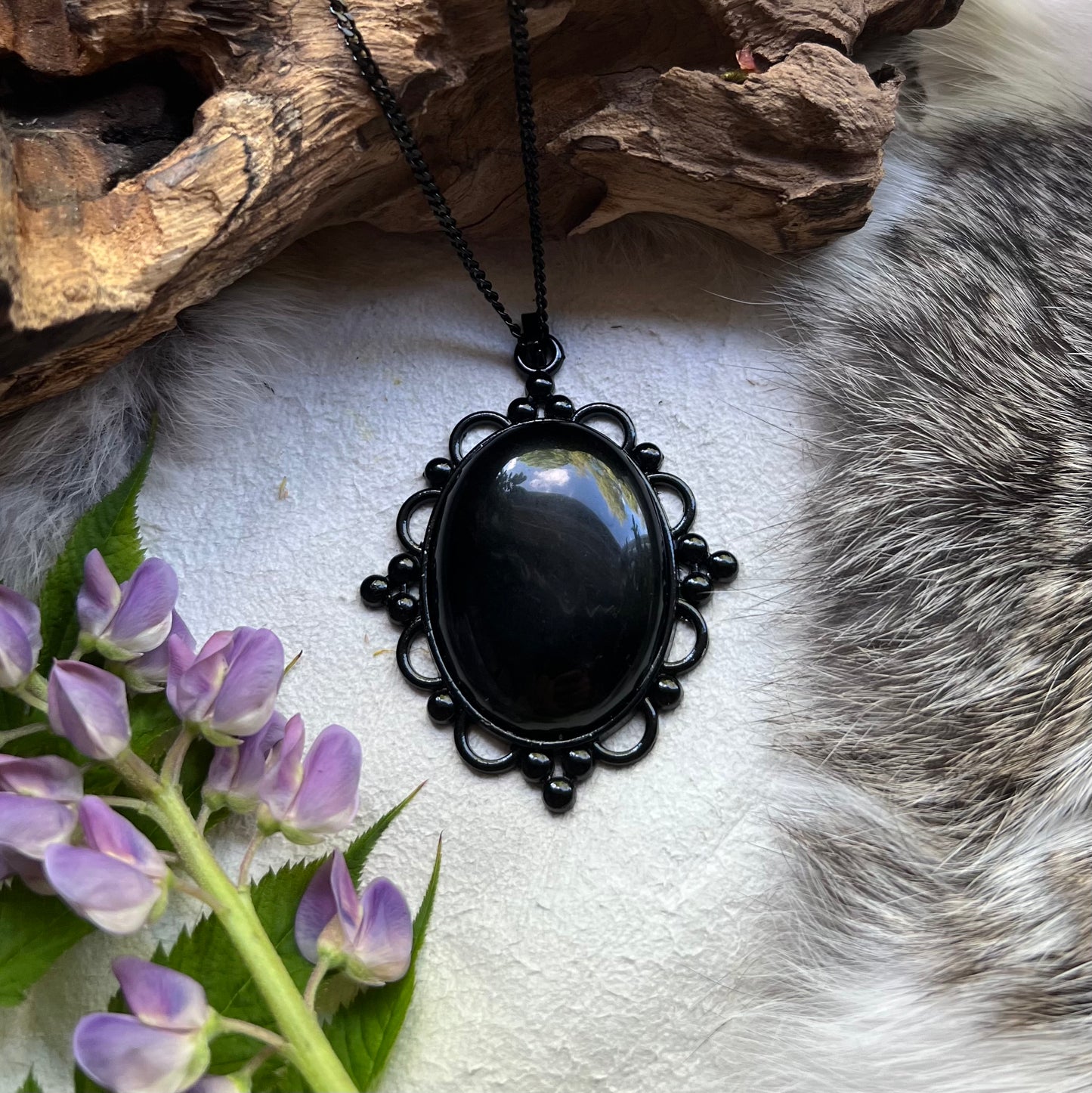 Necklace with large black agate on steel chain