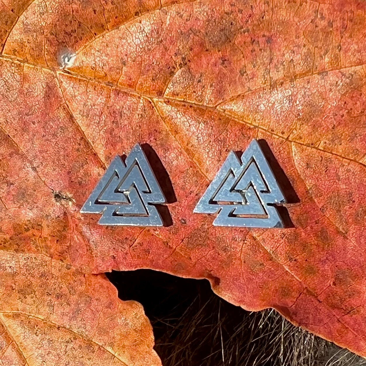 Earrings with studs and Valknut in stainless steel