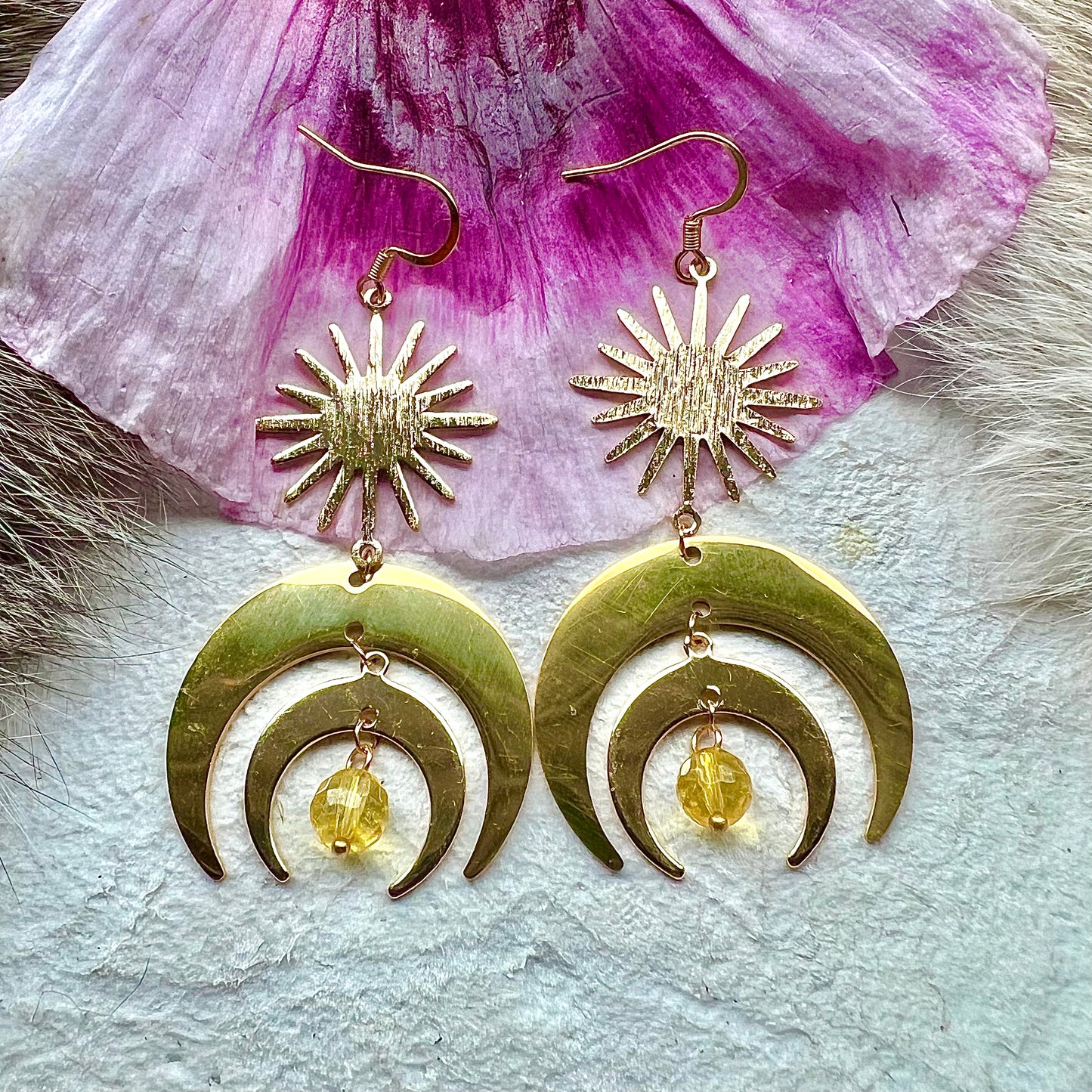Earrings - Gold-plated crescent moon with citrine