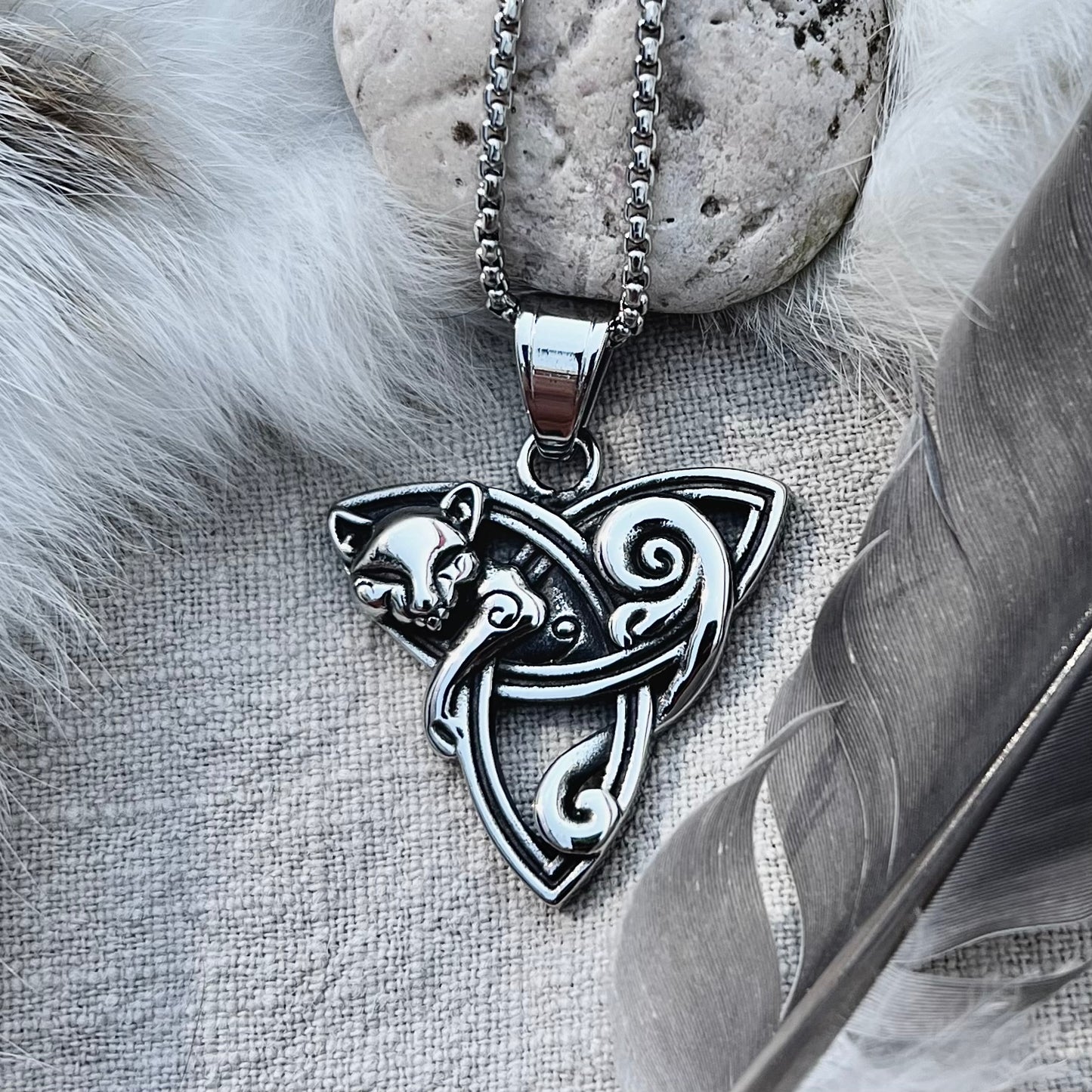 Necklace with Freya's cat in triquetra