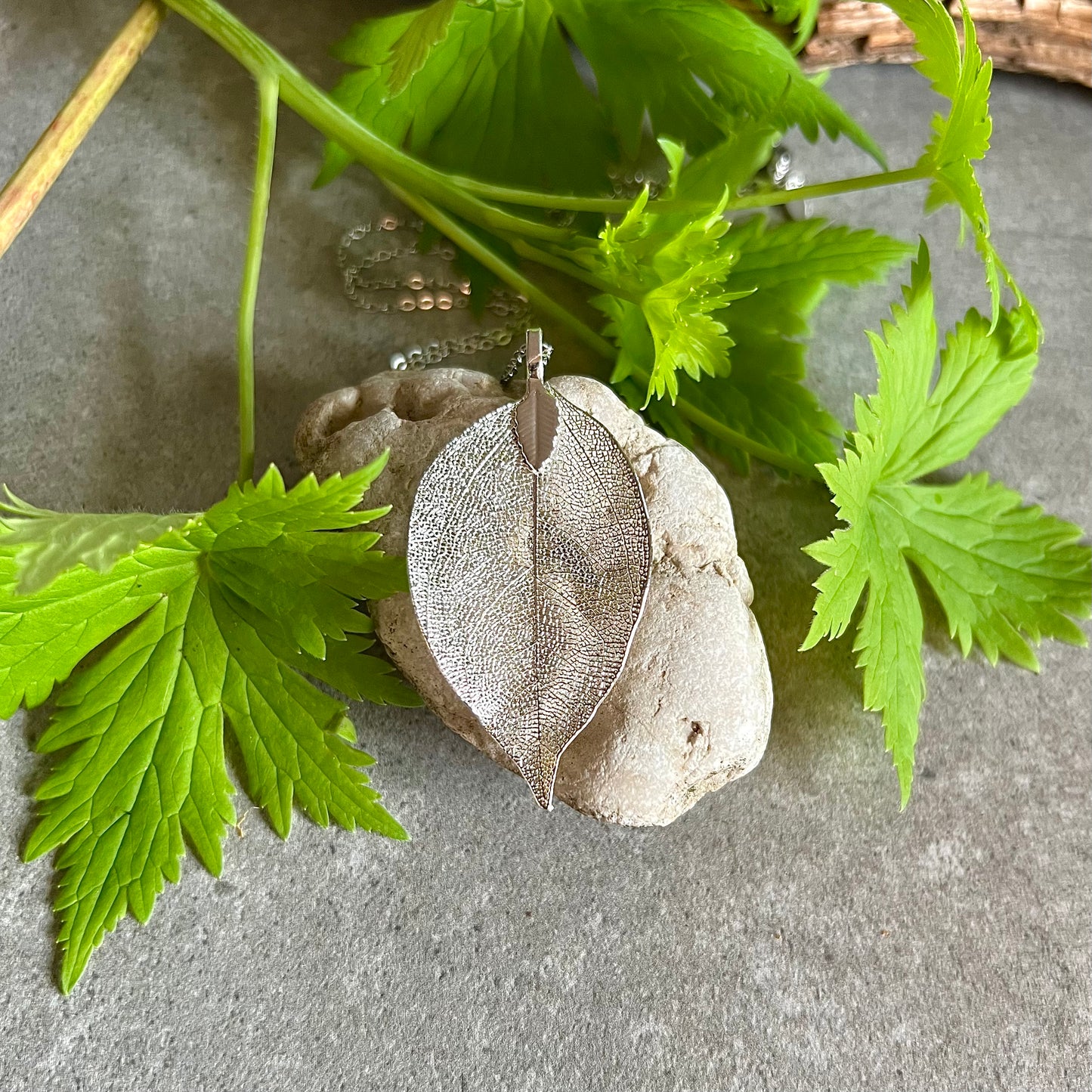 Necklace with real leaves
