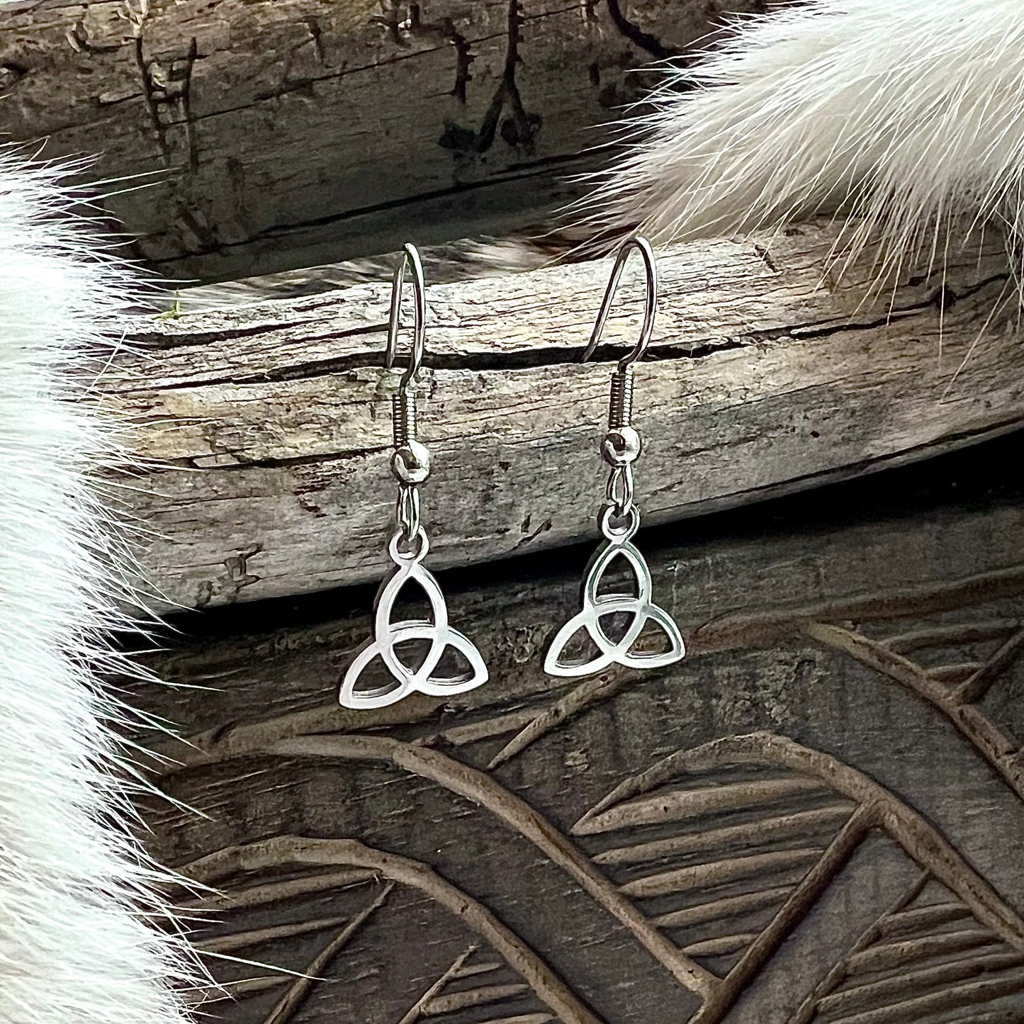 Earrings with Triquetra in stainless steel