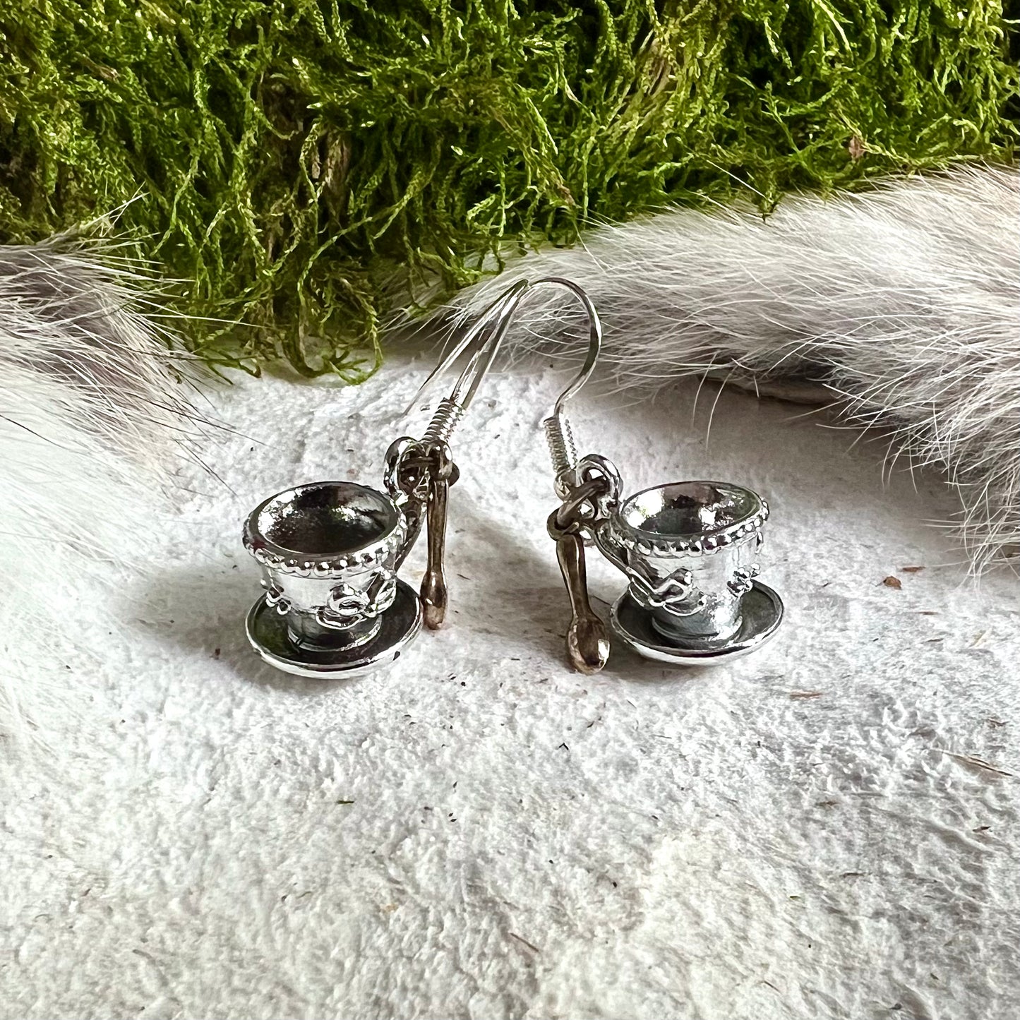 Earrings with coffee cups