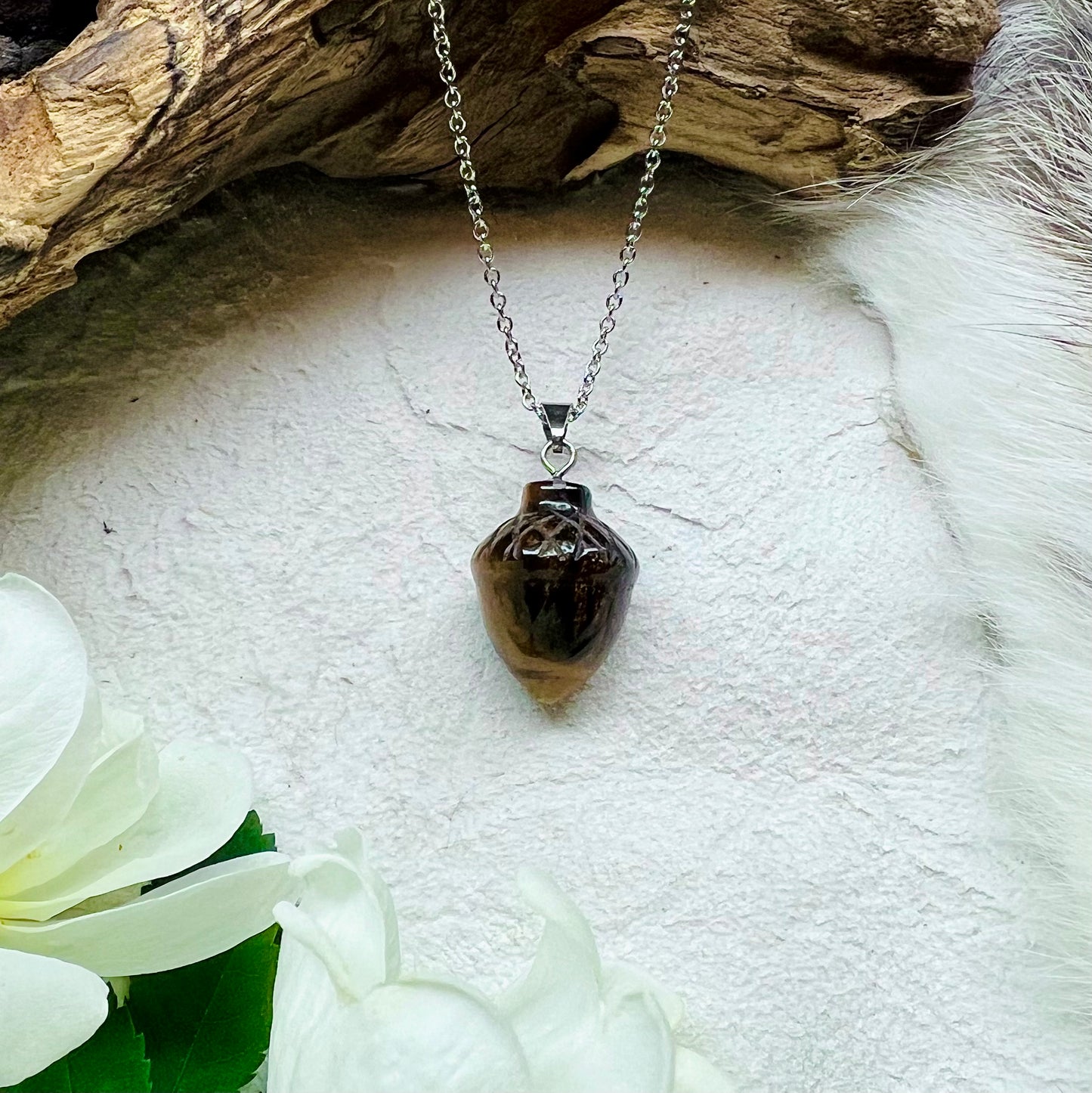 Necklace with tiger eye acorns