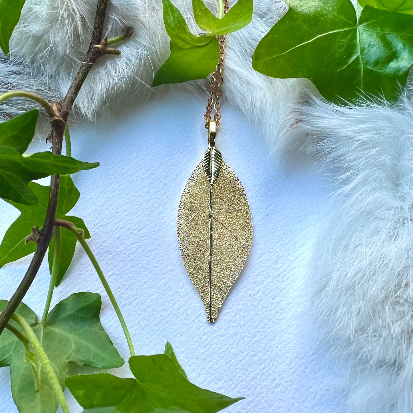 Necklace with real leaves