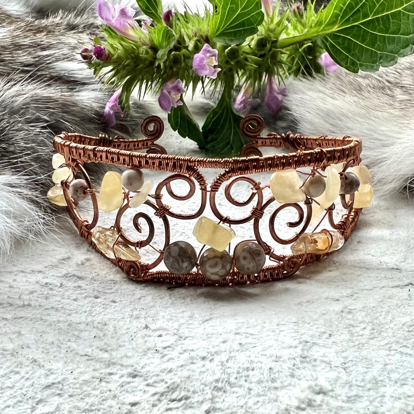 Bracelet with citrine, jade and copper wire