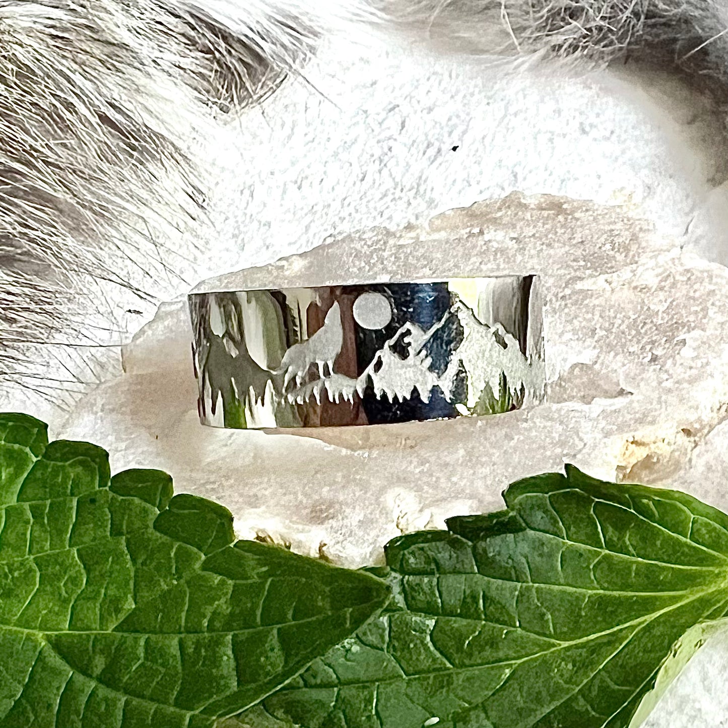 Ring - Etched wolf and mountain landscape
