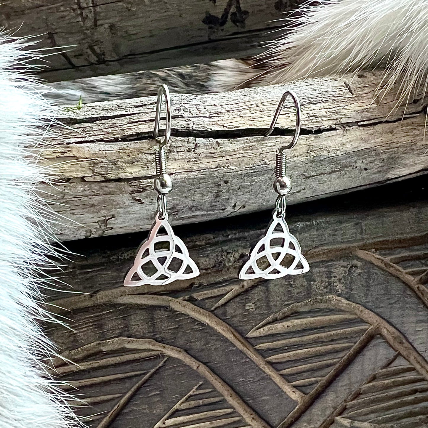 Earrings with Triquetra in a circle, stainless steel
