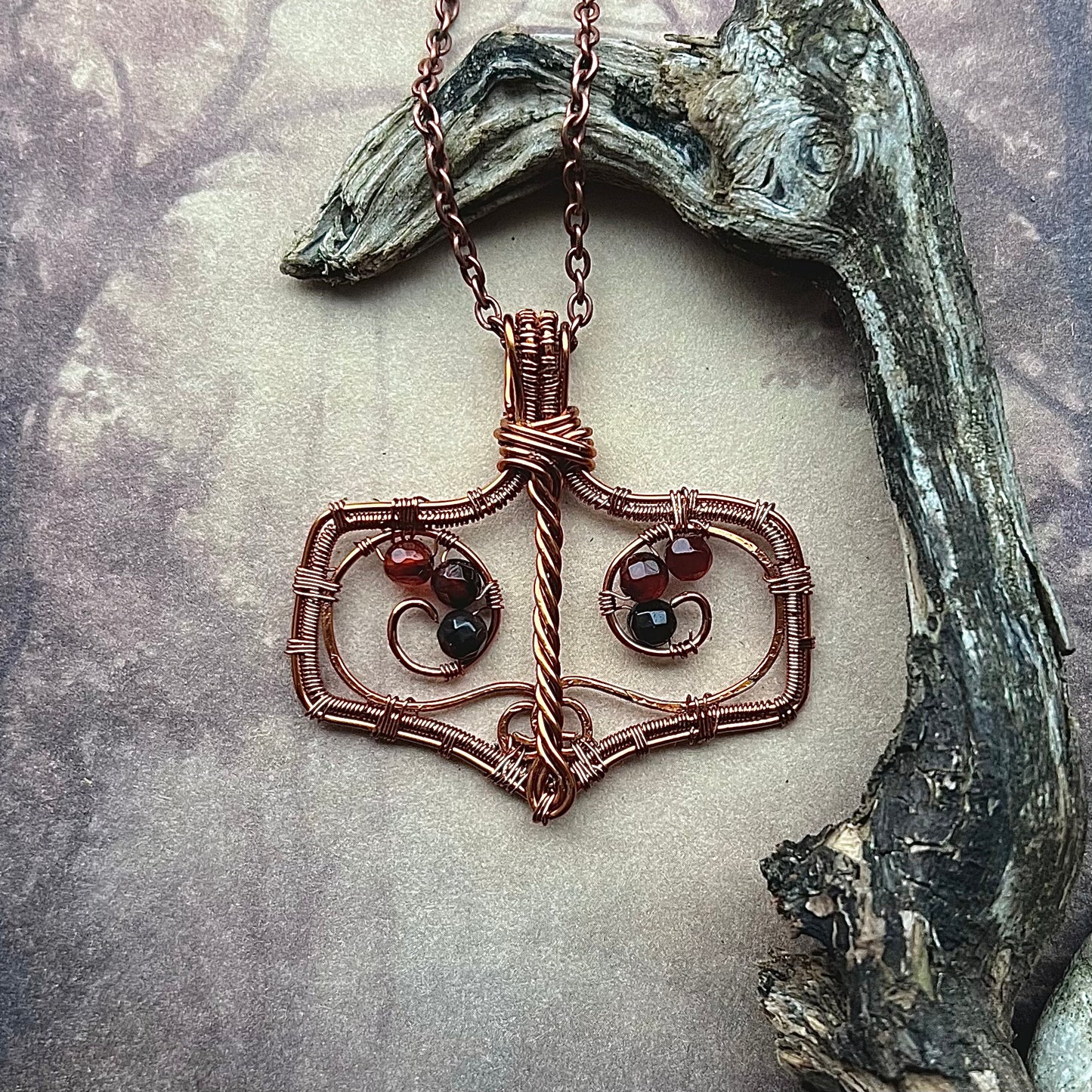 Necklace with Thor’s hammer, faceted agate and copper wire