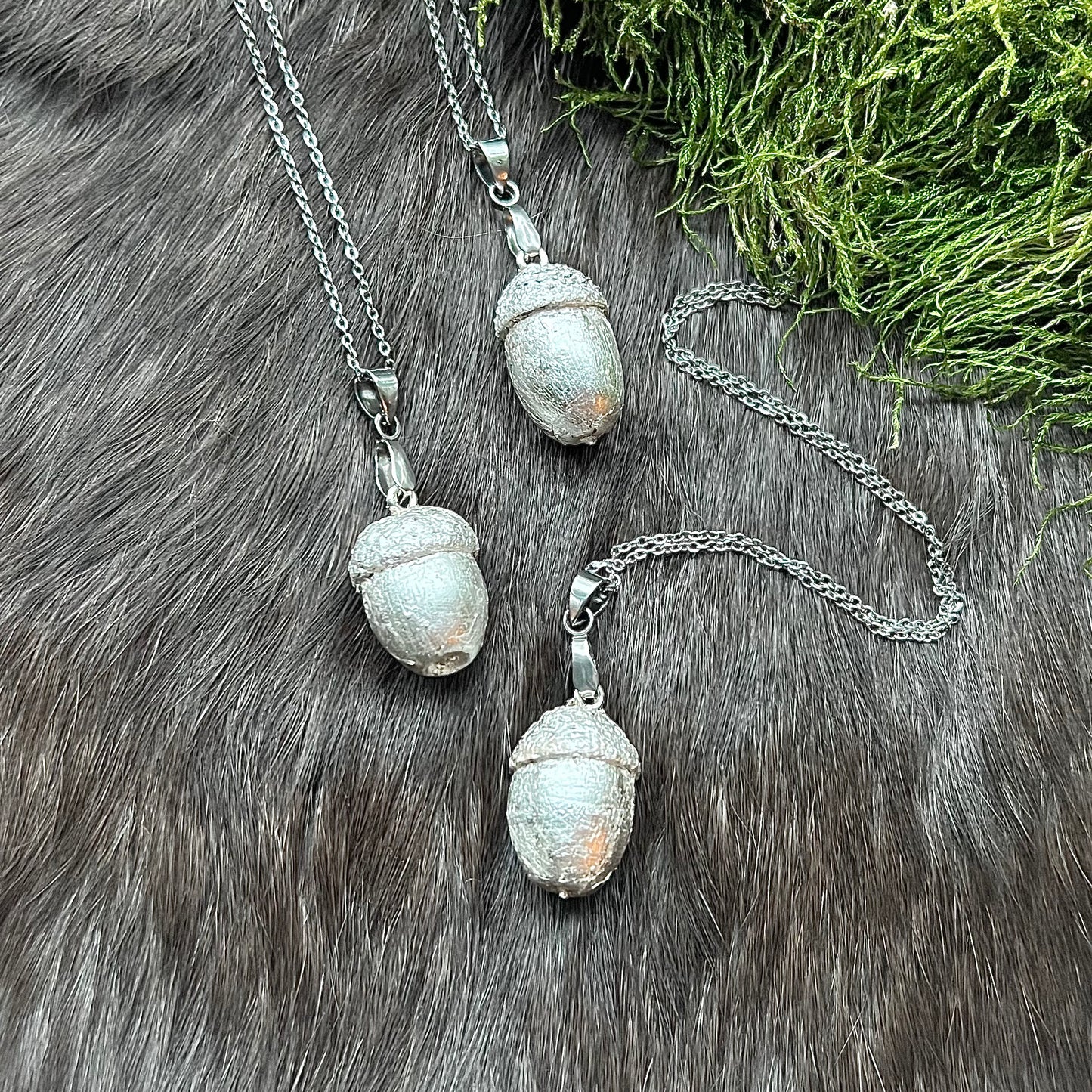 Necklace with real acorns and silver
