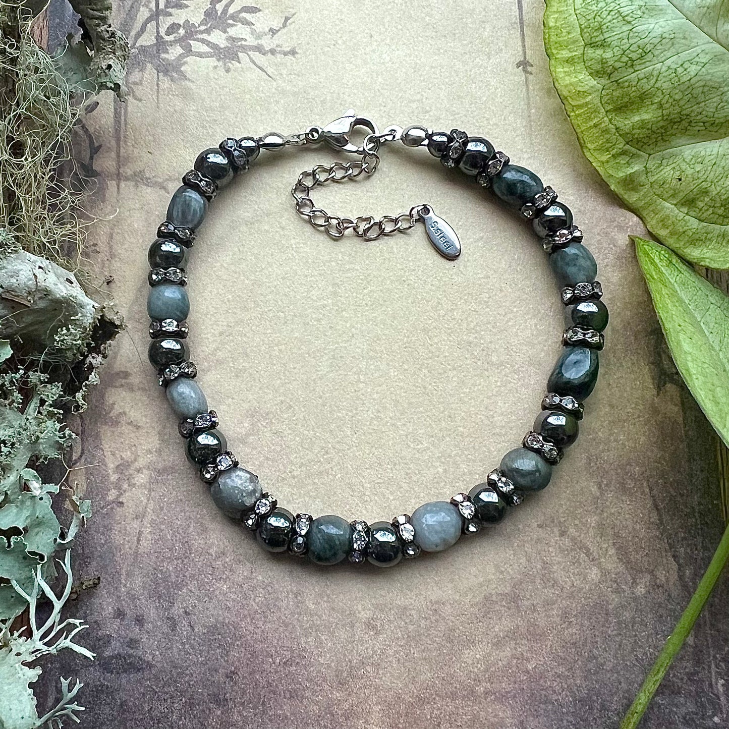 Bracelet "Forest star" with hawk eye and hematite