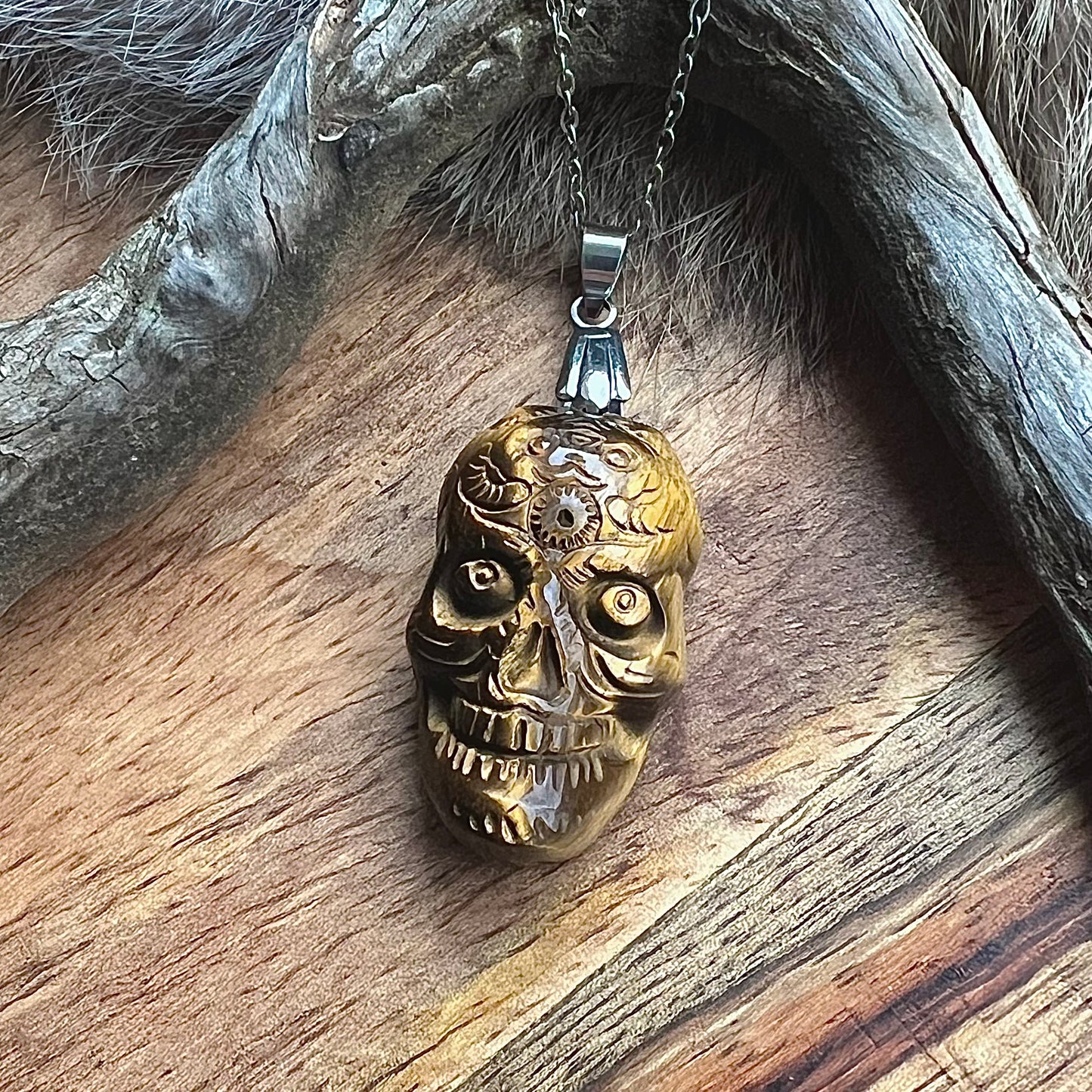 Tiger eye skull necklace