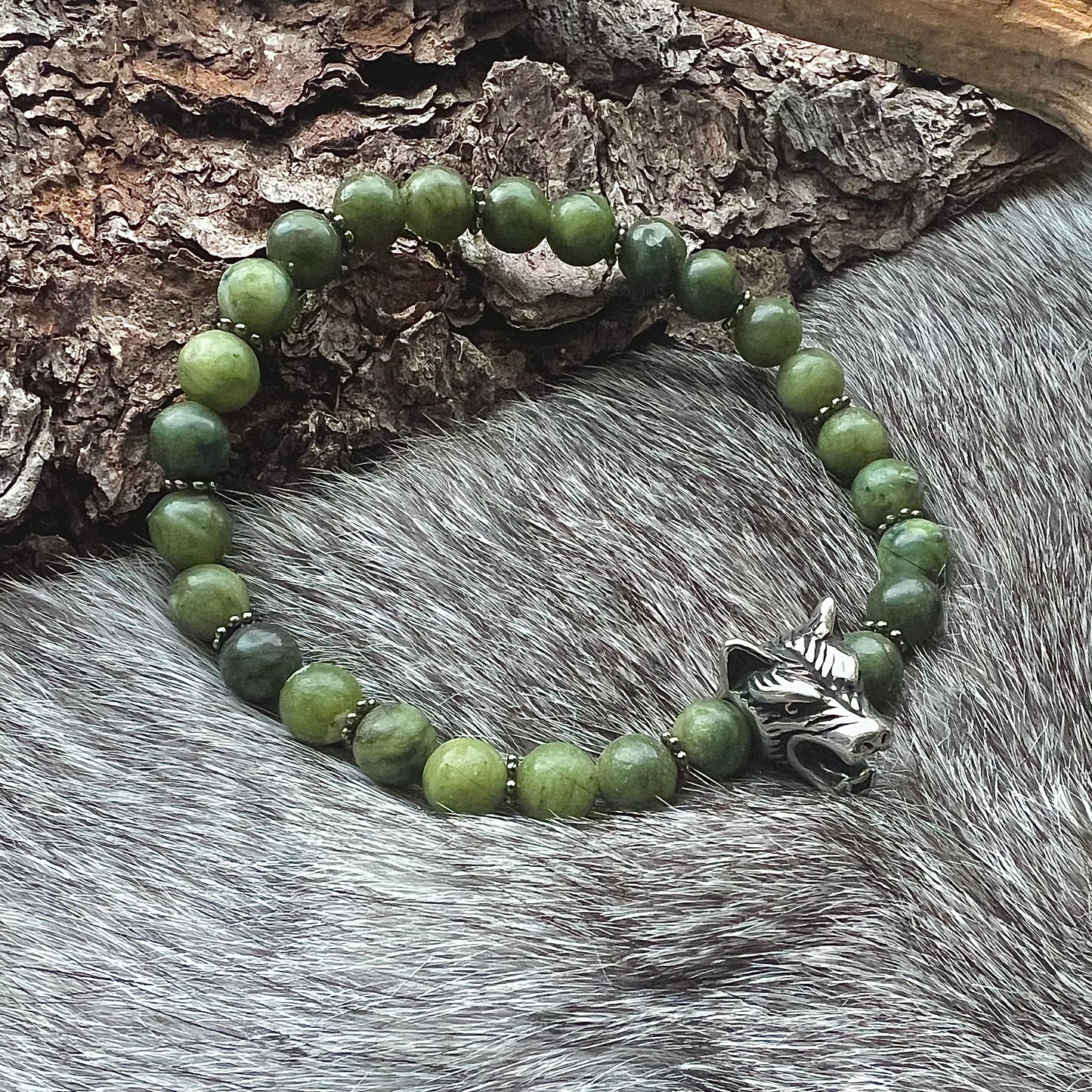 Jade bracelet with wolf head in stainless steel