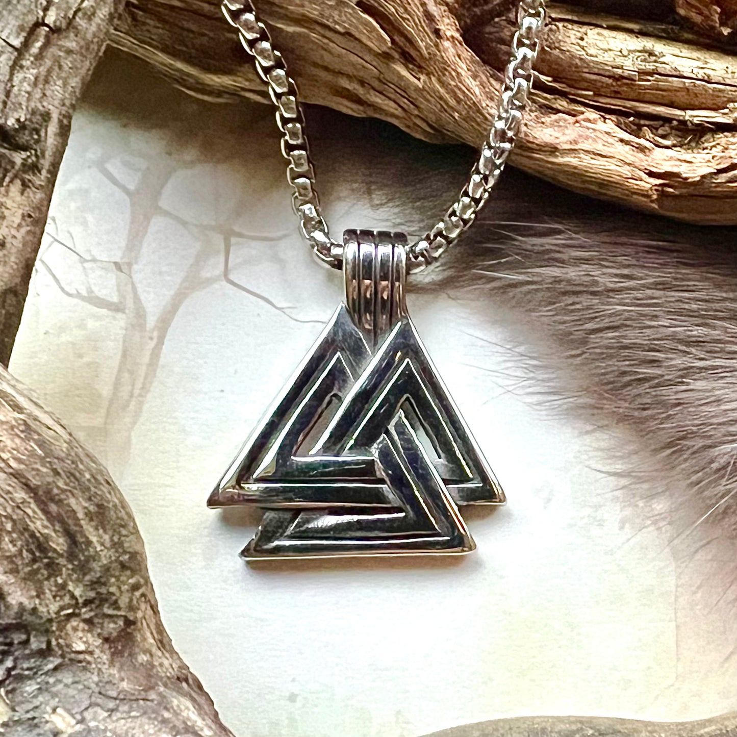 Vikingasmycke halsband med Valknut