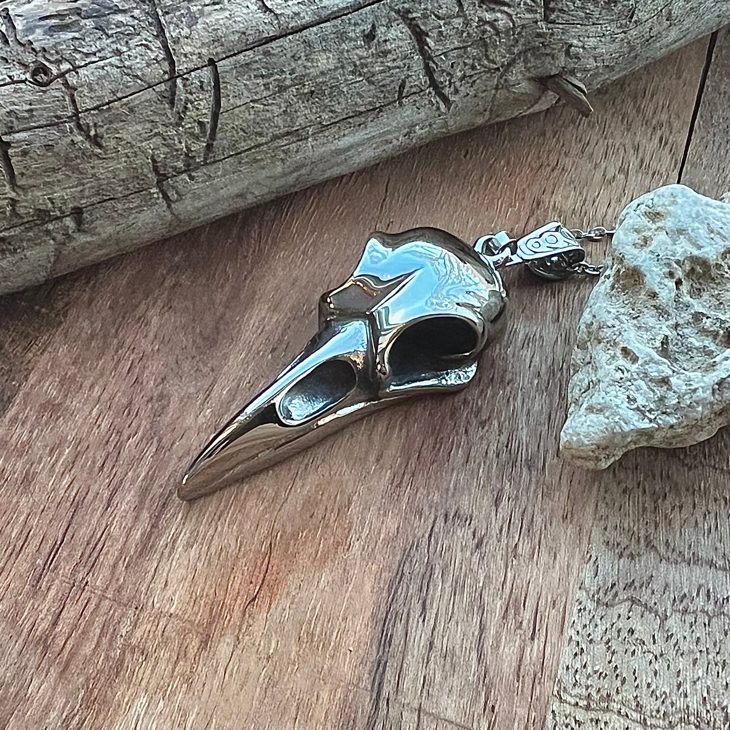 Necklace with large raven head in stainless steel
