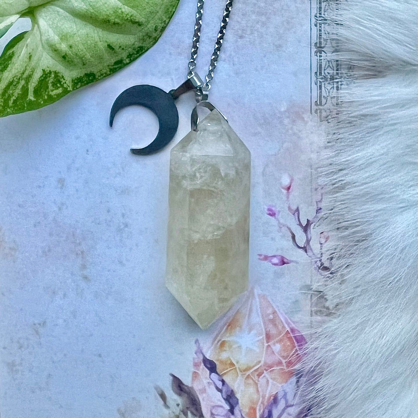 Halsband med stor spets av citrin