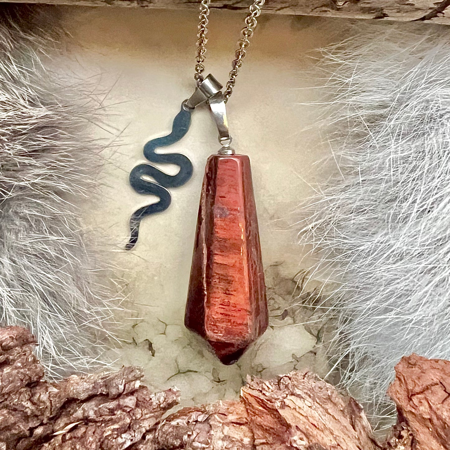 Necklace - Point of red tiger's eye and heart with heather