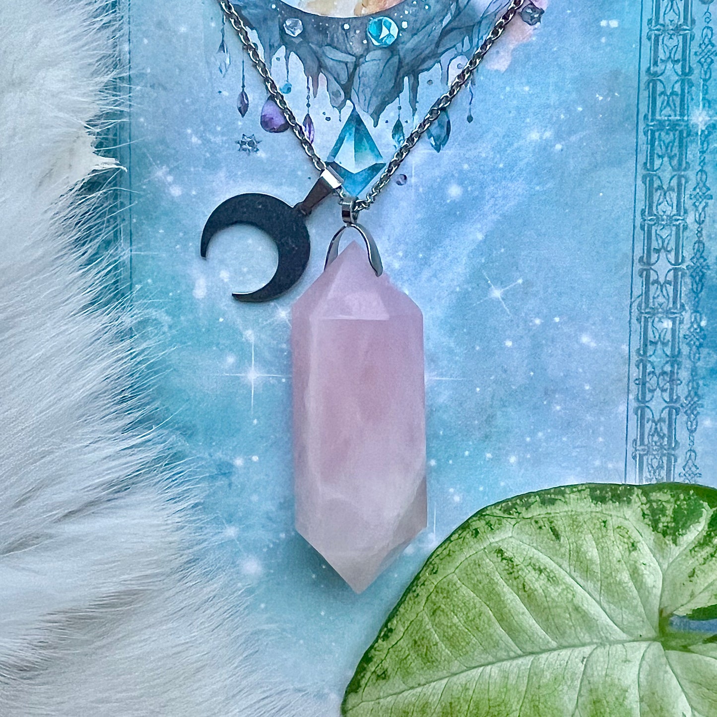 Halsband med stor spets av rosenkvarts