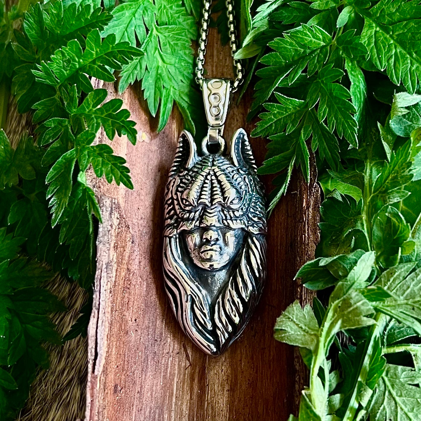 Necklace with Freya in cat form