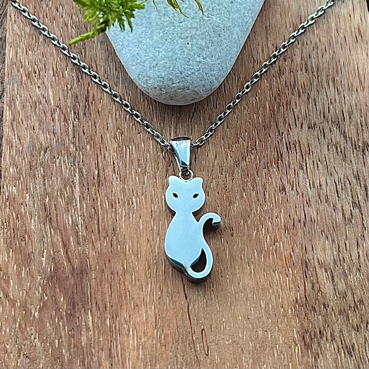 Stainless steel cat necklace