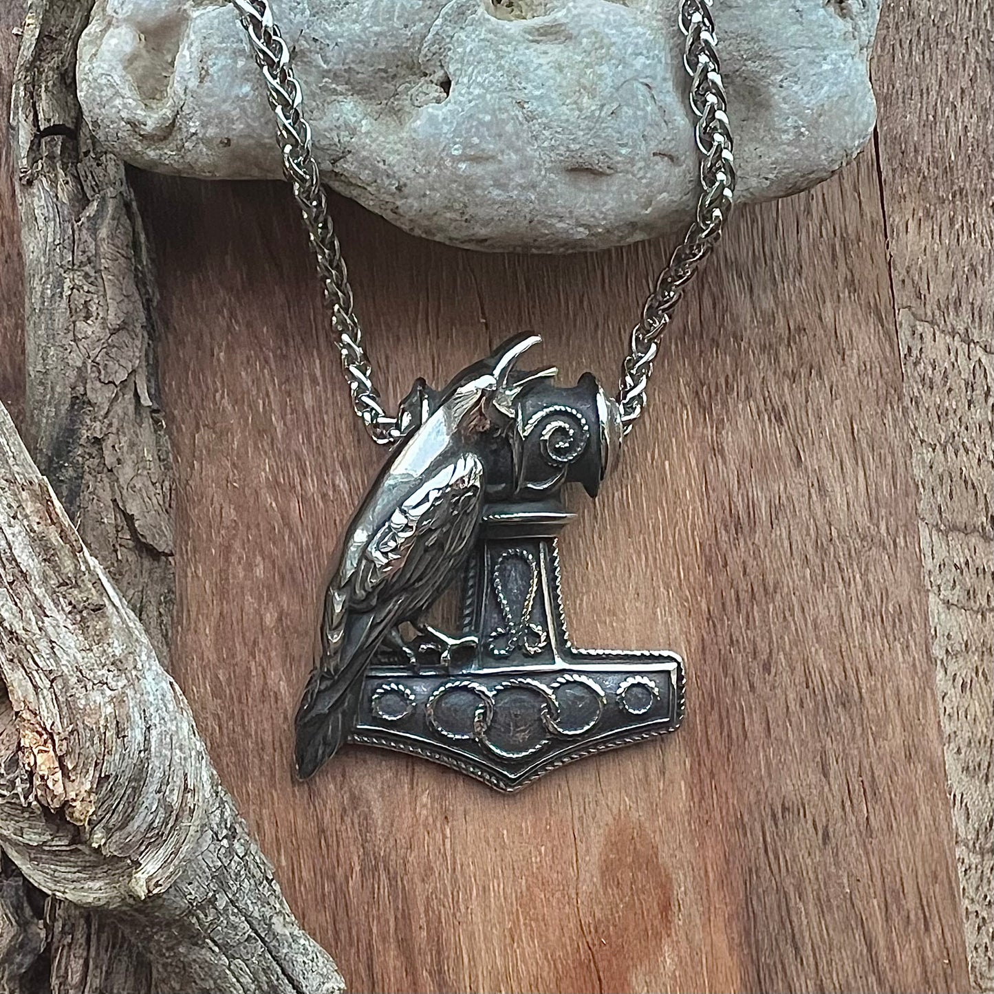 Necklace with raven on the Thor's hammer Ödeshög