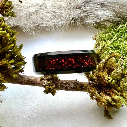 Ring med Midgårdsormen i svart och rött