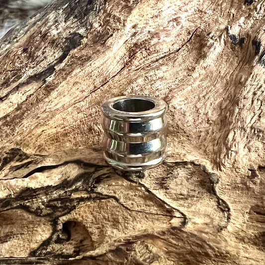 Beard jewelry with corrugated barrel in stainless steel