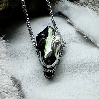 Necklace with Alien, head