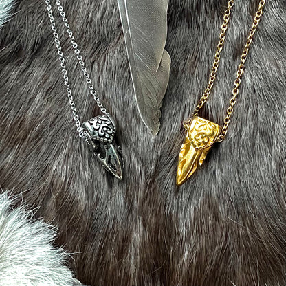 Necklace with raven head in stainless steel