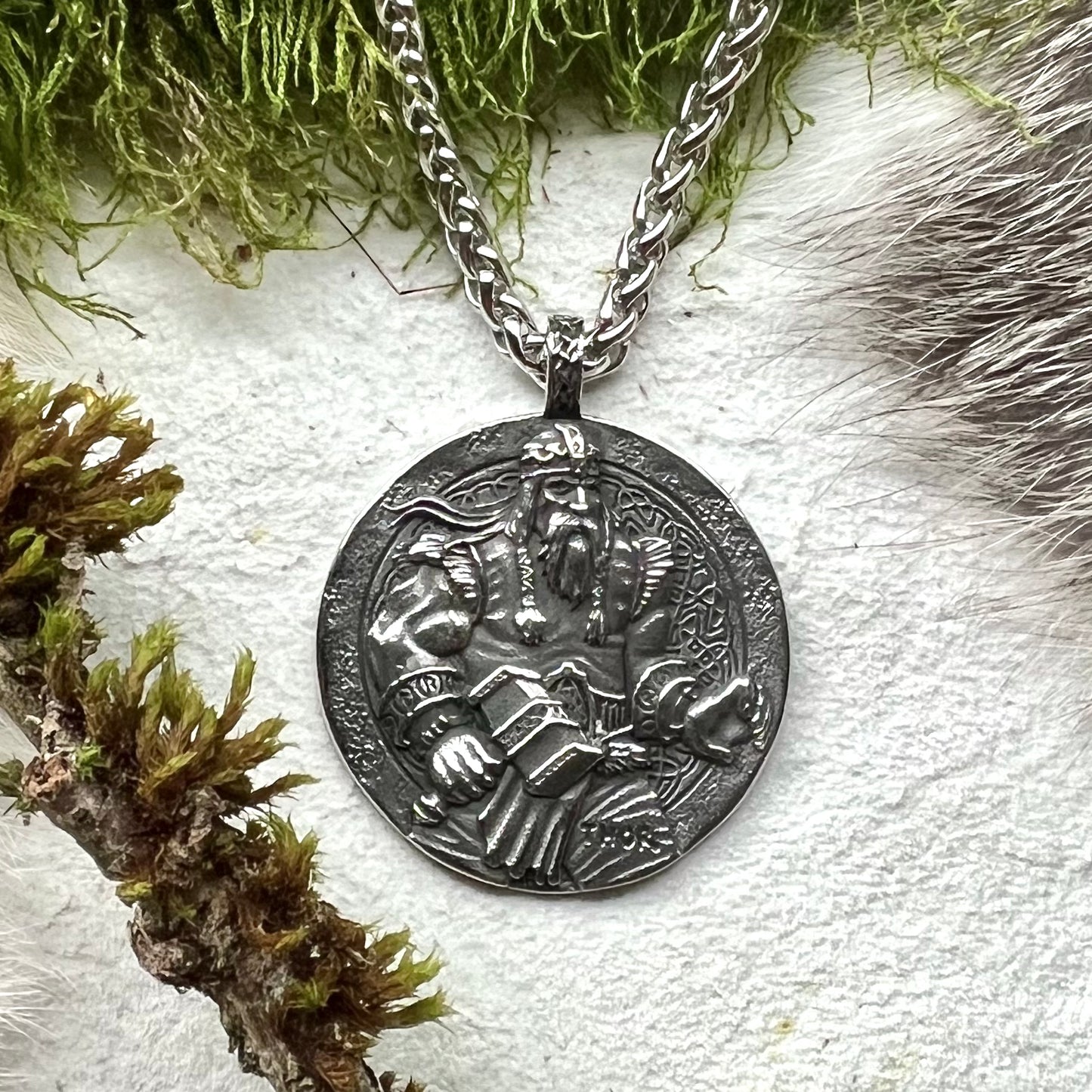 Necklace - Locket with Thor and Mjölner