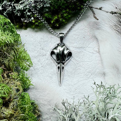 Necklace with raven skull in stainless steel