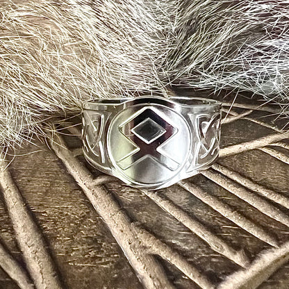 Adjustable steel ring with the Odal rune