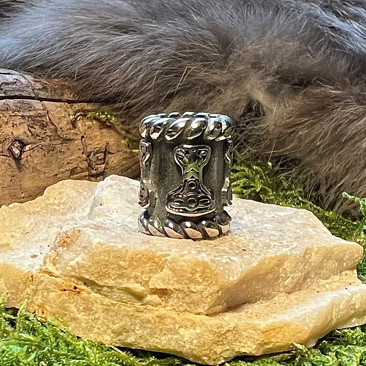 Skäggpärla i rostfritt stål med torshammare