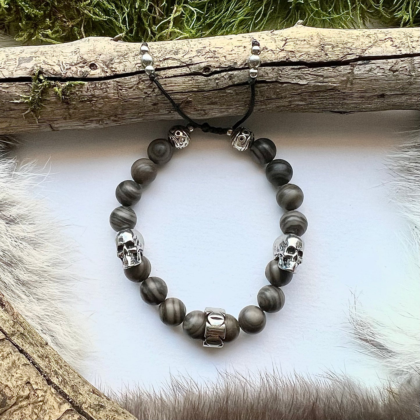 Wood lace agate bracelet with skulls and steel Maltese cross