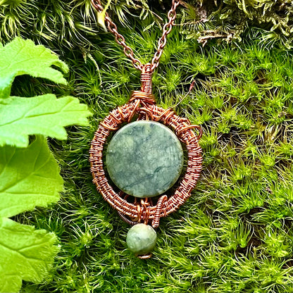 Necklace with jade and copper wire