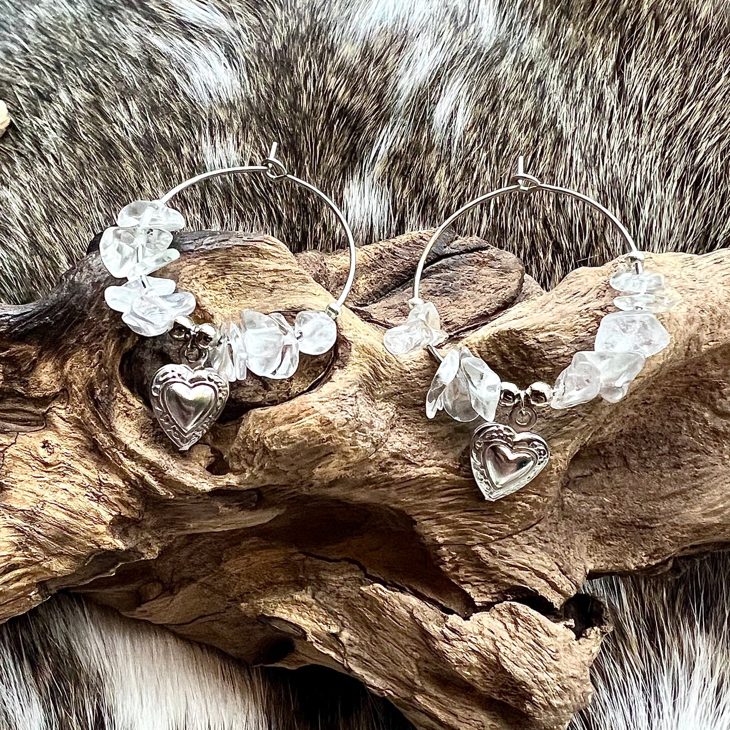 Earrings with rock crystal and hearts