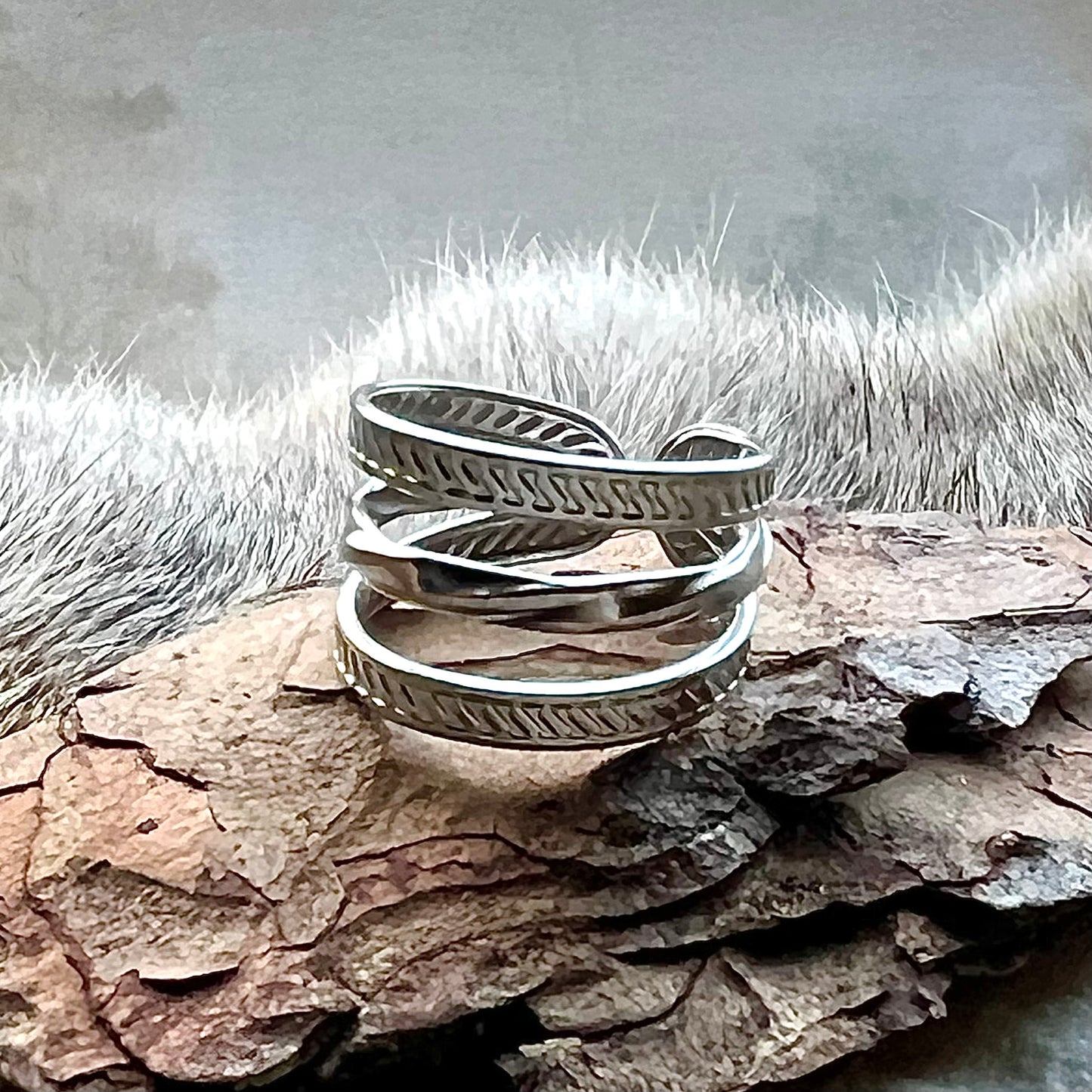 Vikingasmycke öppen ring med trippla band